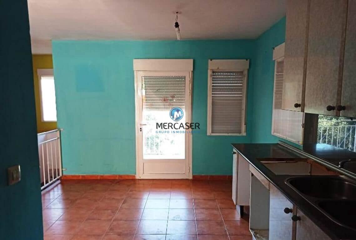 3 bedroom Villa for sale in El Casar with pool - € 236,000 (Ref: 9865827)