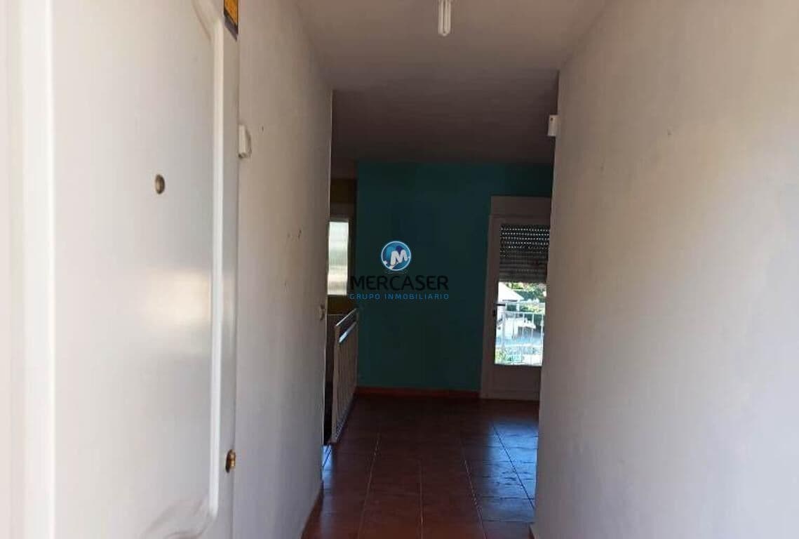 3 bedroom Villa for sale in El Casar with pool - € 236,000 (Ref: 9865827)