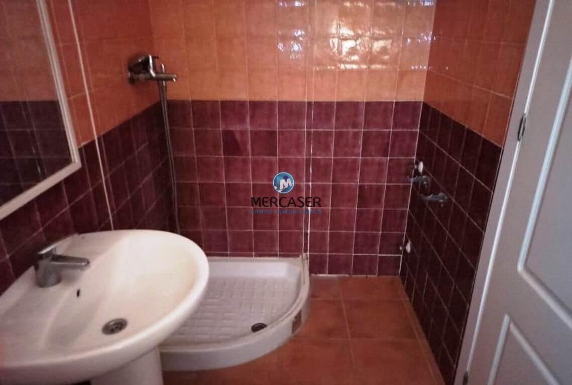 3 bedroom Villa for sale in El Casar with pool - € 236,000 (Ref: 9865827)