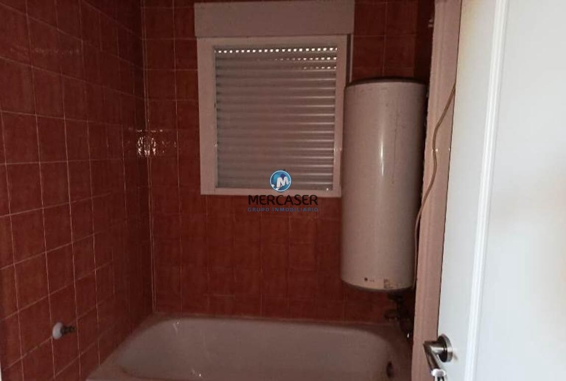 3 bedroom Villa for sale in El Casar with pool - € 236,000 (Ref: 9865827)