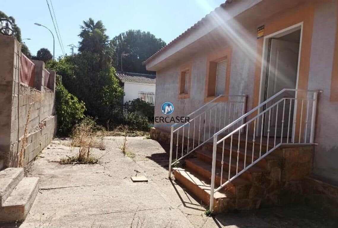 3 bedroom Villa for sale in El Casar with pool - € 236,000 (Ref: 9865827)