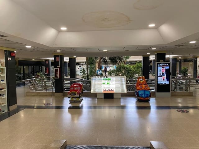 Commercial for sale in Alcalá de Henares - € 48,630 (Ref: 9865830)
