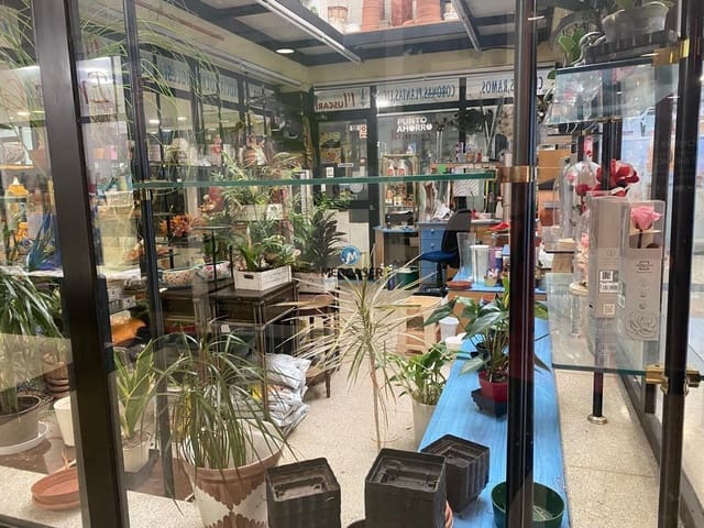 Commercial for sale in Alcalá de Henares - € 48,630 (Ref: 9865830)
