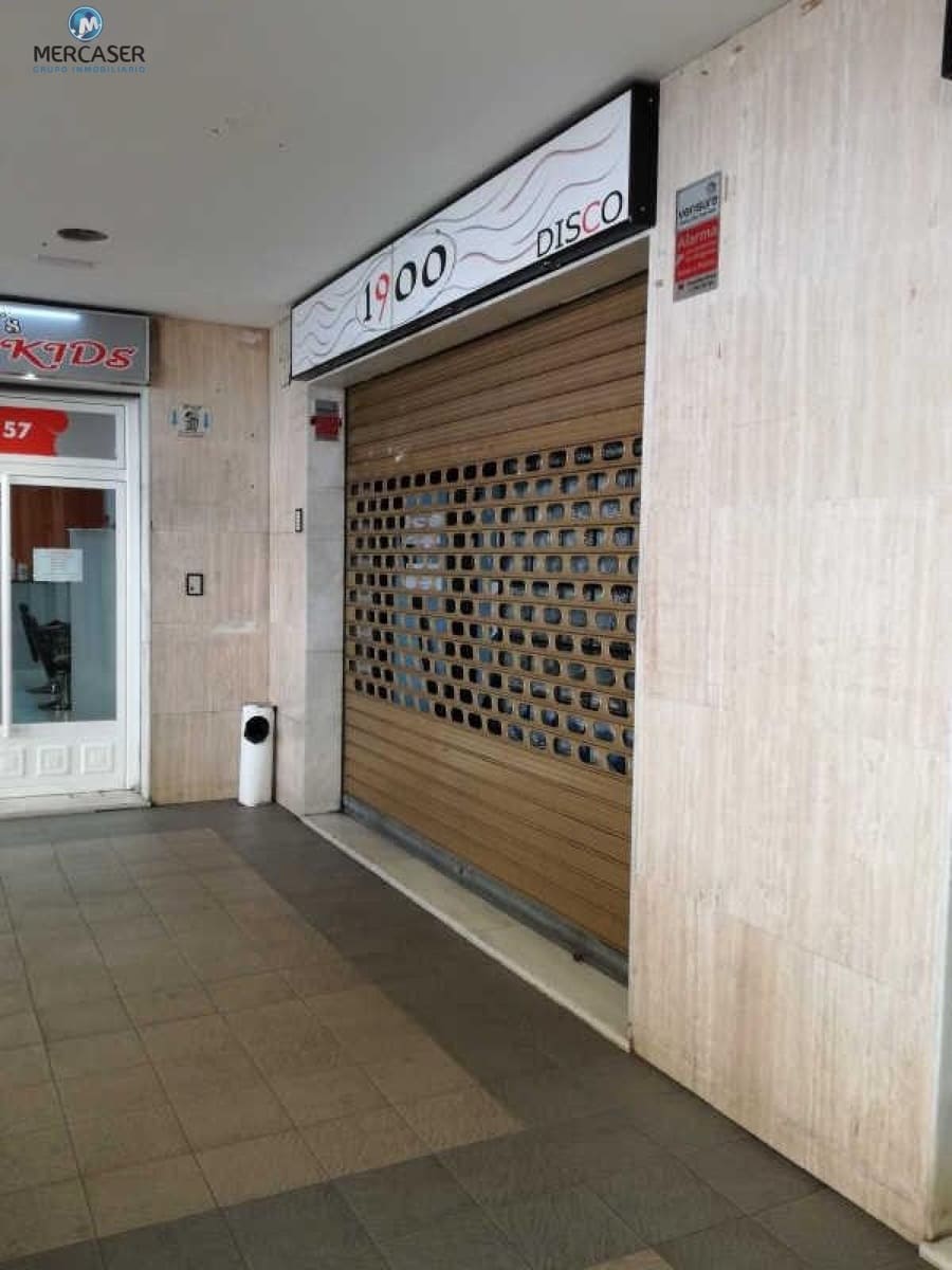 Commercial for sale in Nuevo Baztan - € 73,500 (Ref: 9865841)