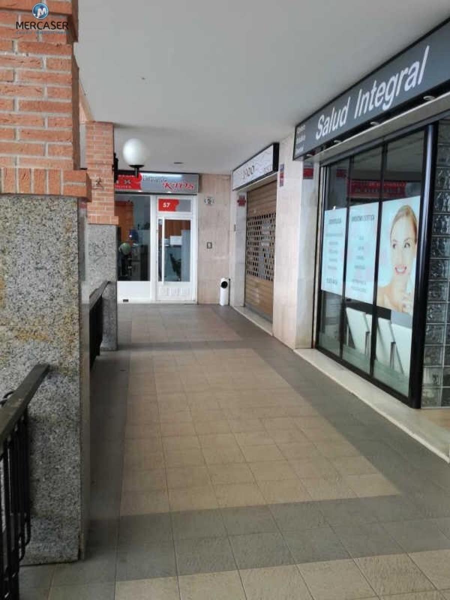 Commercial for sale in Nuevo Baztan - € 73,500 (Ref: 9865841)