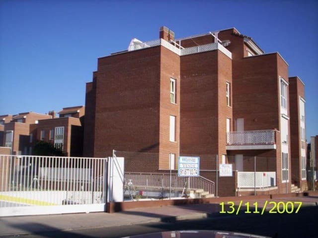 Garage for rent in Alcalá de Henares - € 105 (Ref: 9865845)