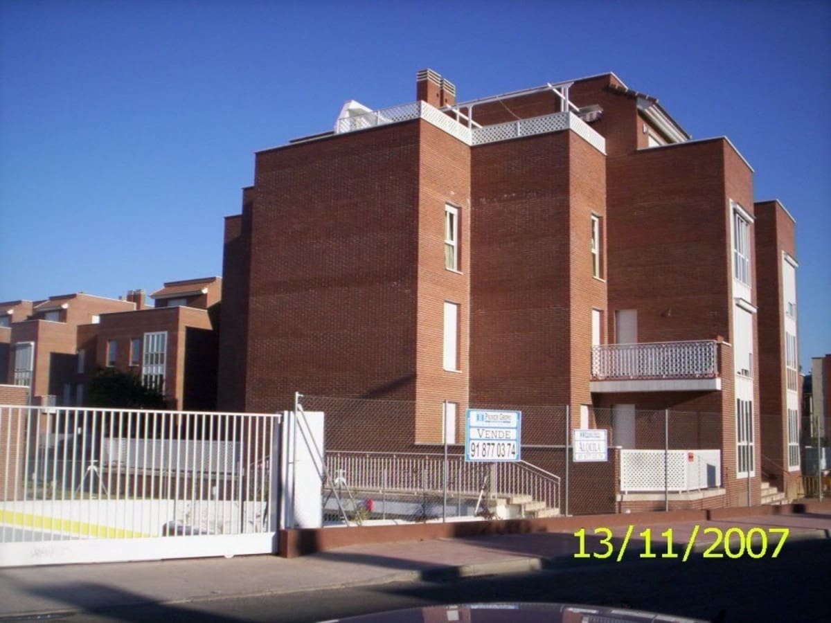 Garage for rent in Alcala de Henares - € 105 (Ref: 9865845)