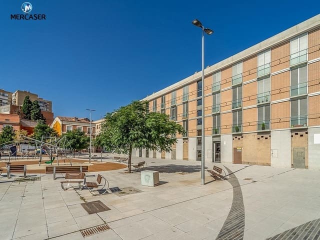 Commercial for sale in Guadalajara city - € 140,000 (Ref: 9865846)