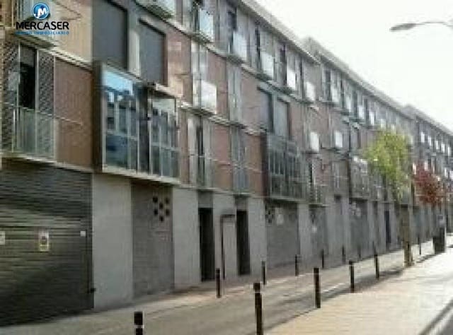 Commercial for sale in Guadalajara city - € 140,000 (Ref: 9865846)