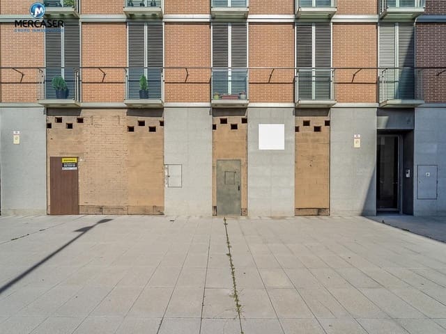 Commercial for sale in Guadalajara city - € 140,000 (Ref: 9865846)