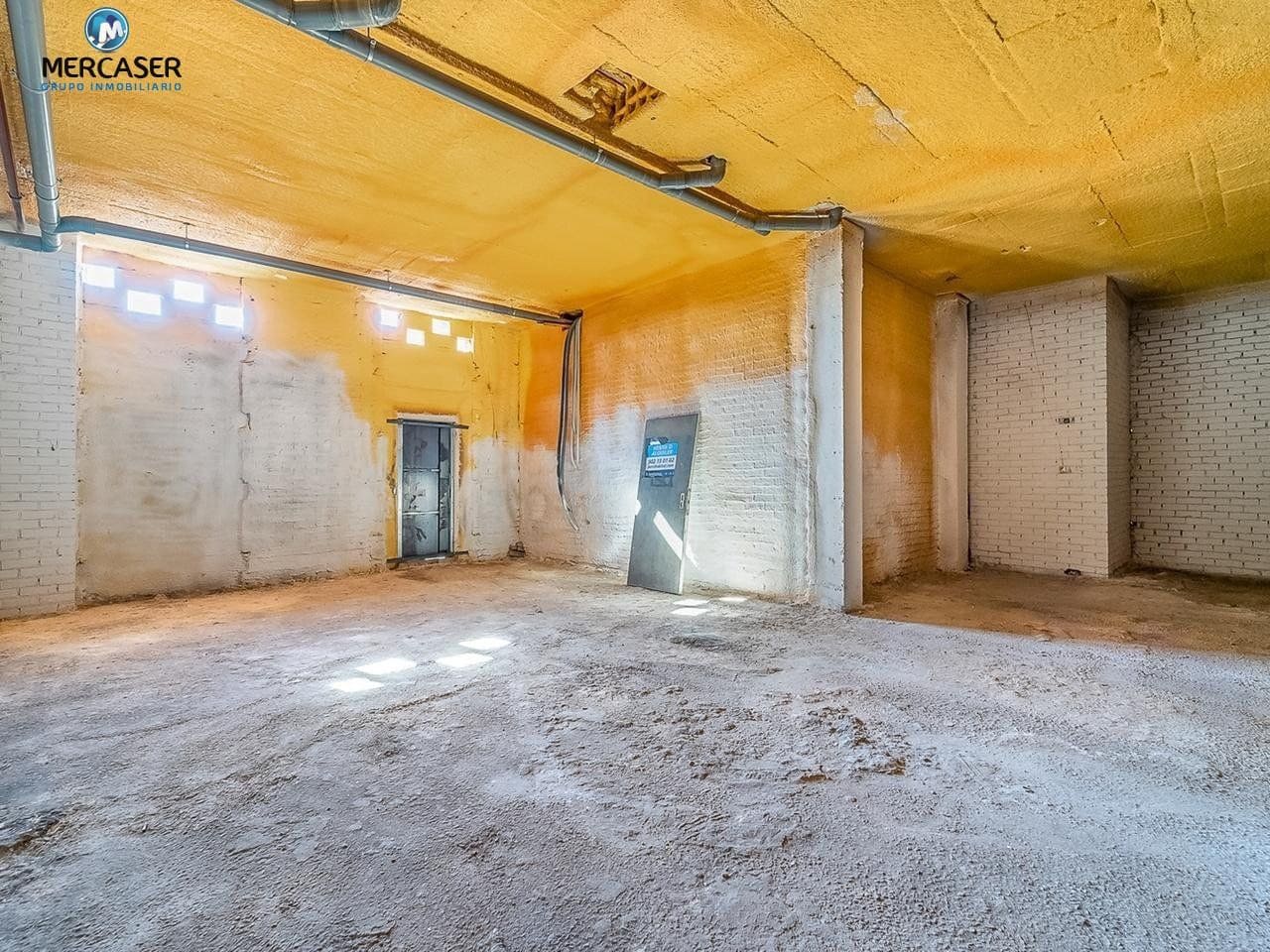 Commercial for sale in Guadalajara city - € 140,000 (Ref: 9865846)