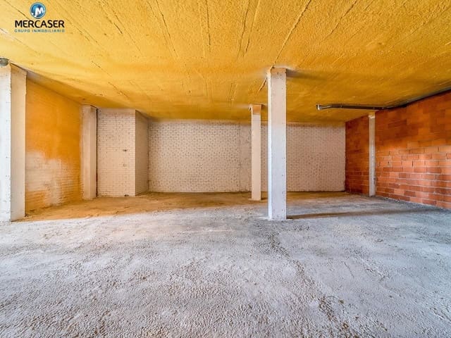 Commercial for sale in Guadalajara city - € 140,000 (Ref: 9865846)