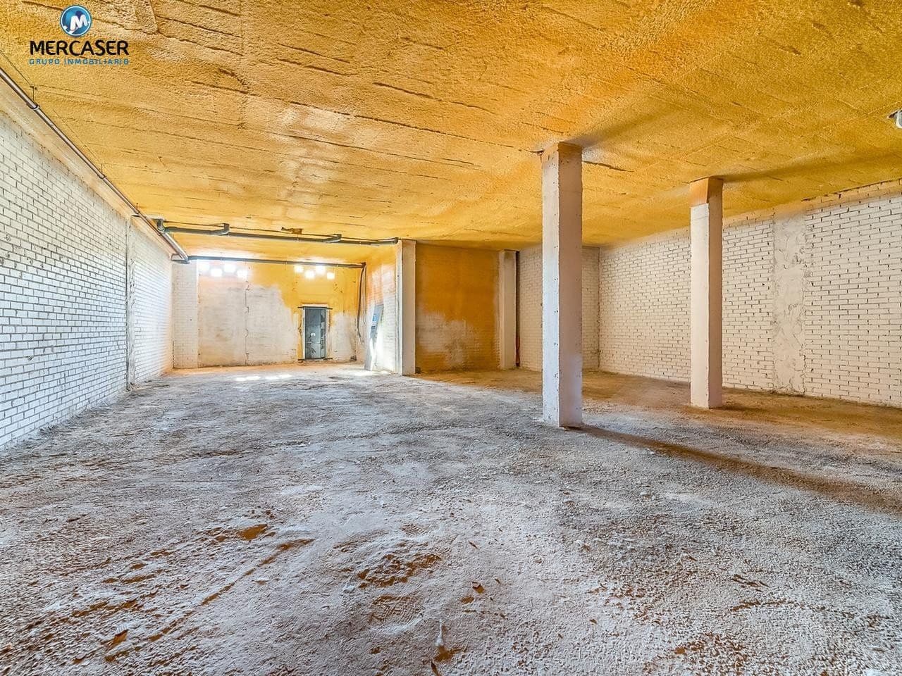 Commercial for sale in Guadalajara city - € 140,000 (Ref: 9865846)