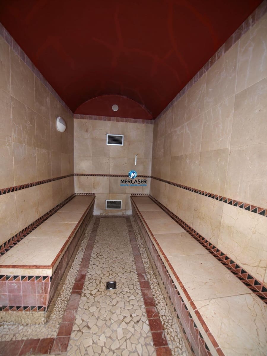 Commercial for rent in Alcala de Henares with garage - € 9,500 (Ref: 9865850)