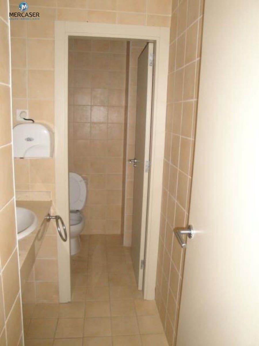 Commercial for sale in Guadalajara city - € 119,000 (Ref: 9865856)