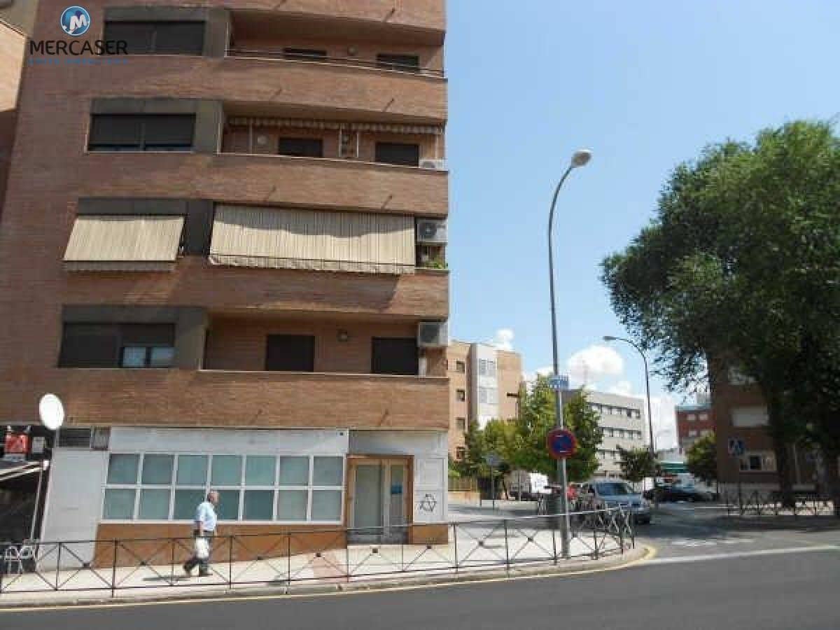 Commercial for sale in Guadalajara city - € 119,000 (Ref: 9865856)