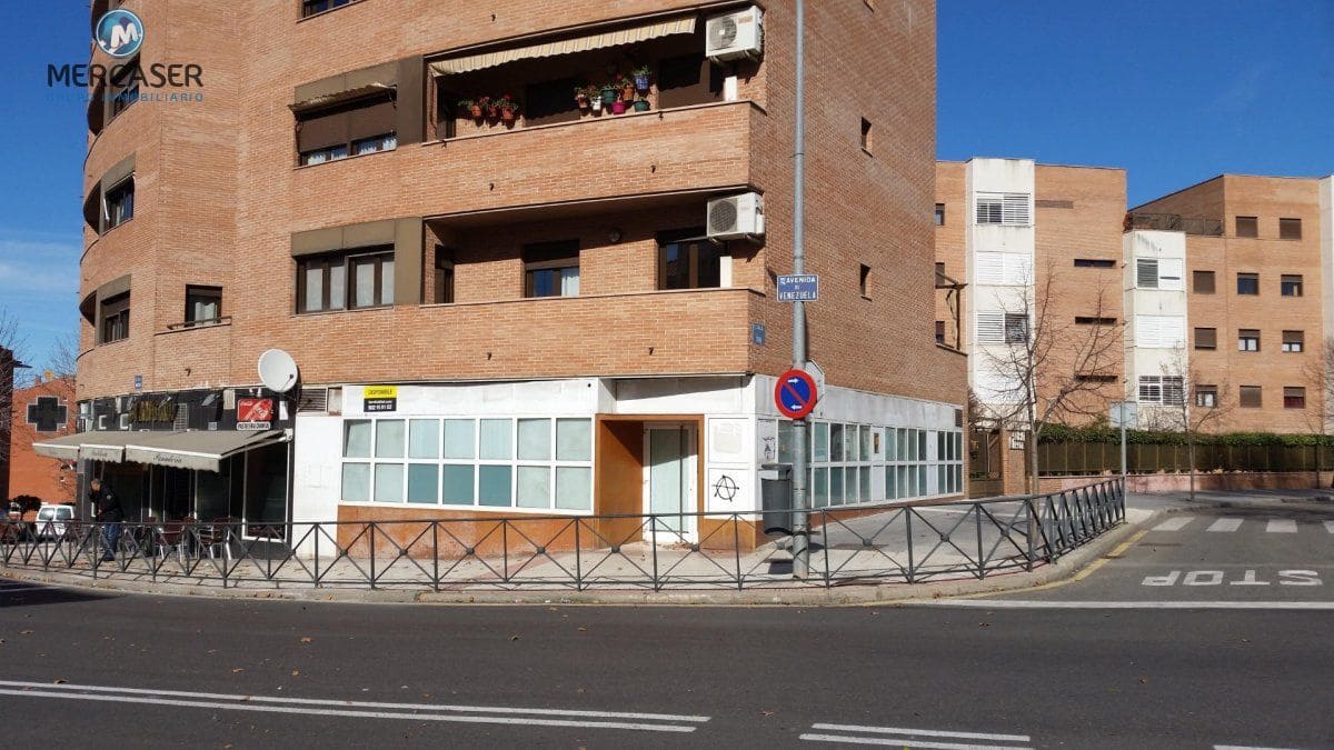 Commercial for sale in Guadalajara city - € 119,000 (Ref: 9865856)