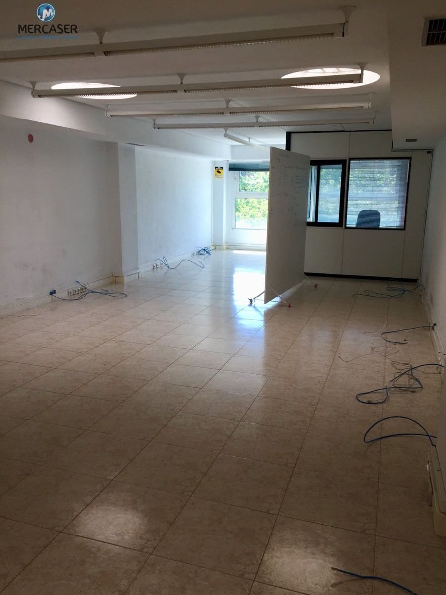 Office for rent in Alcala de Henares - € 575 (Ref: 9865868)