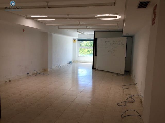 Office for rent in Alcalá de Henares - € 575 (Ref: 9865868)