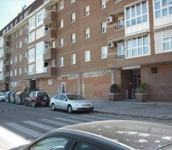 Commercial for rent in Alcalá de Henares - € 2,400 (Ref: 9865871)