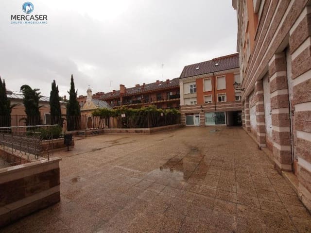 Commercial for rent in Alcalá de Henares - € 3,200 (Ref: 9865872)