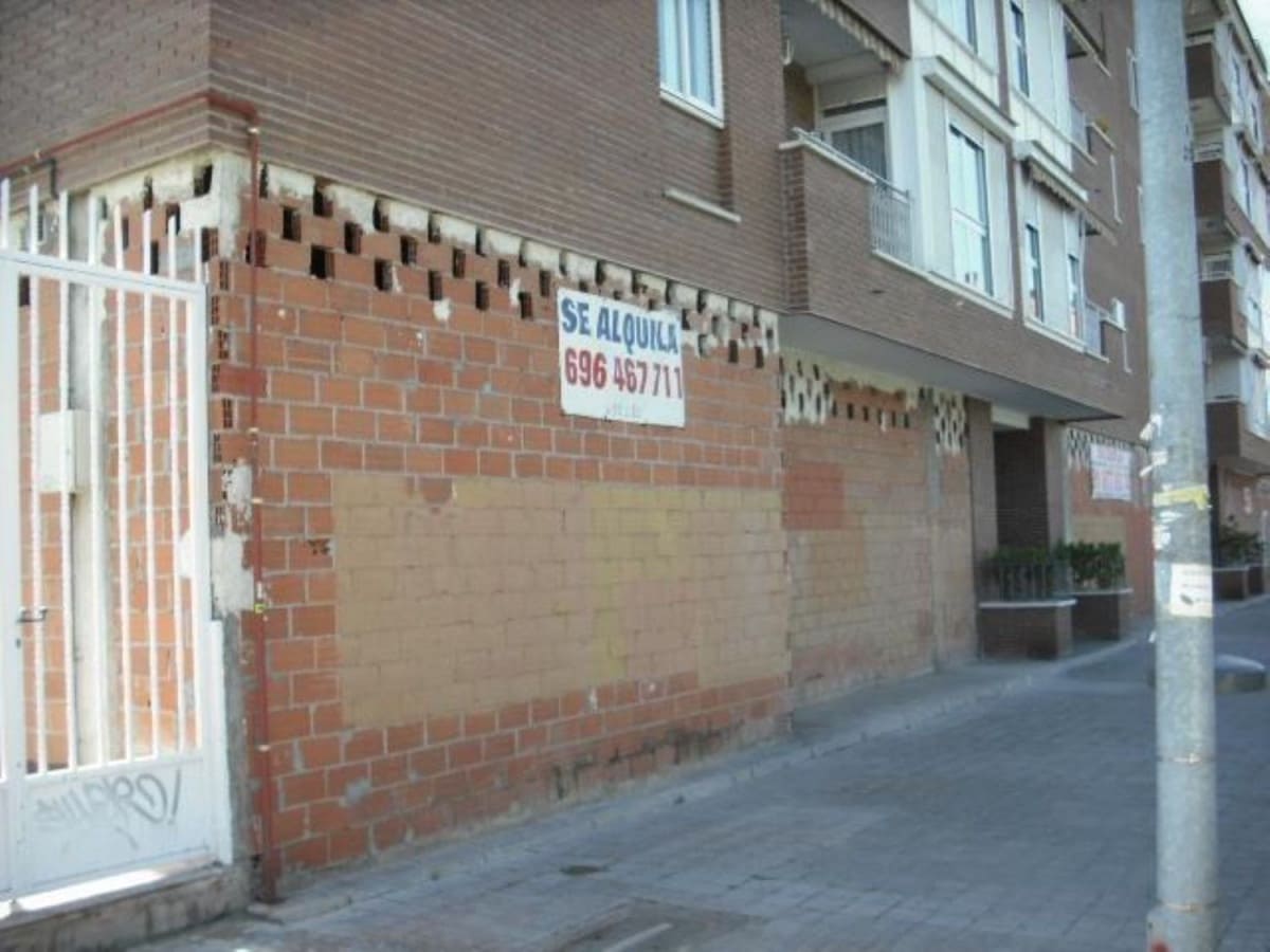Commercial for rent in Alcala de Henares - € 2,400 (Ref: 9865873)
