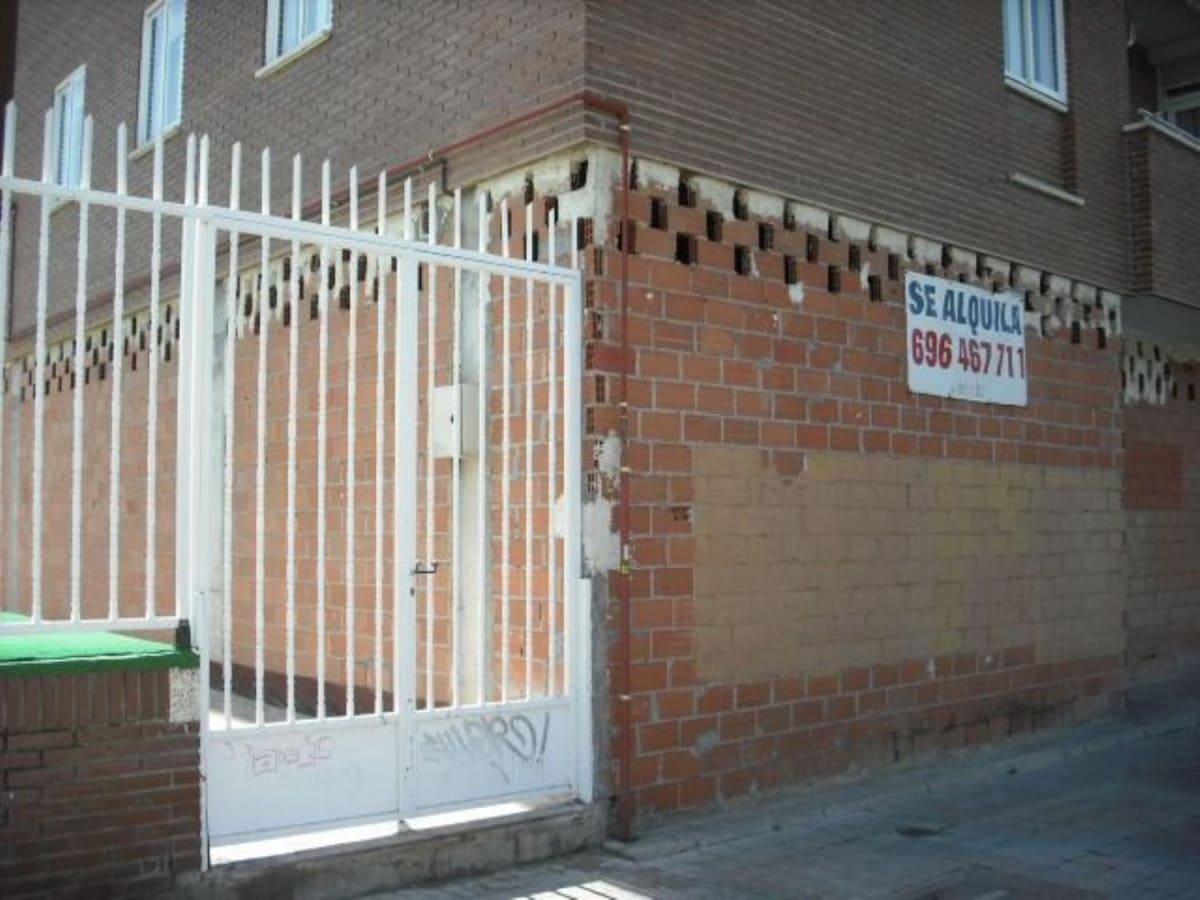 Commercial for rent in Alcala de Henares - € 2,400 (Ref: 9865873)