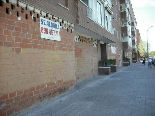 Commercial for rent in Alcalá de Henares - € 2,400 (Ref: 9865873)