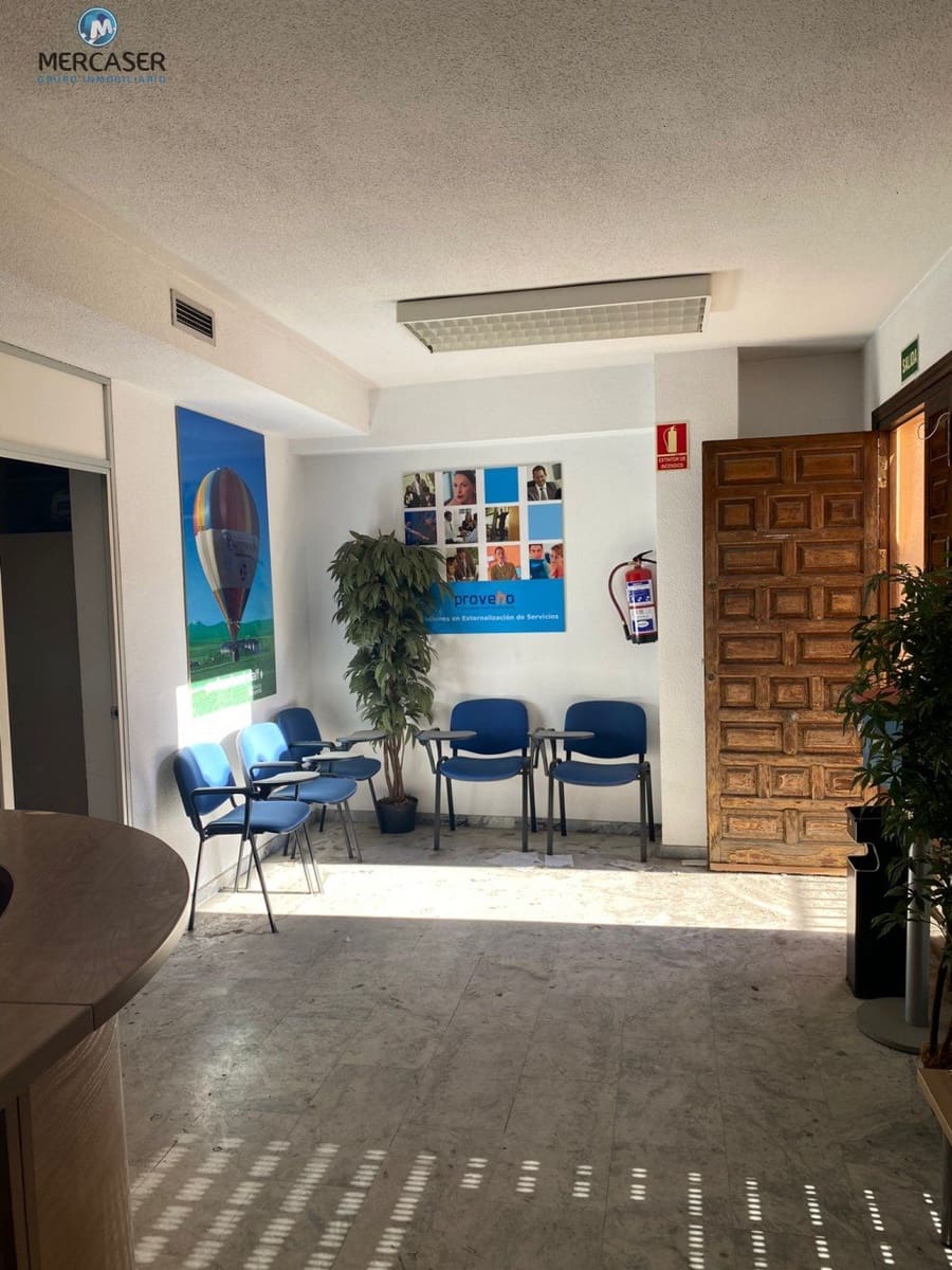 Office for rent in Alcala de Henares - € 1,300 (Ref: 9865874)