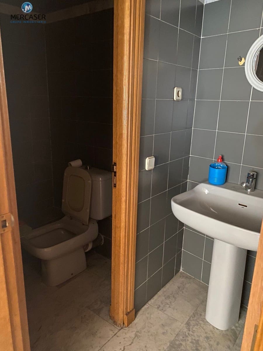 Office for rent in Alcala de Henares - € 1,300 (Ref: 9865874)