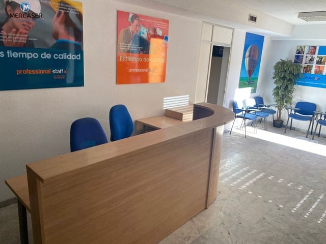 Office for rent in Alcalá de Henares - € 1,300 (Ref: 9865874)