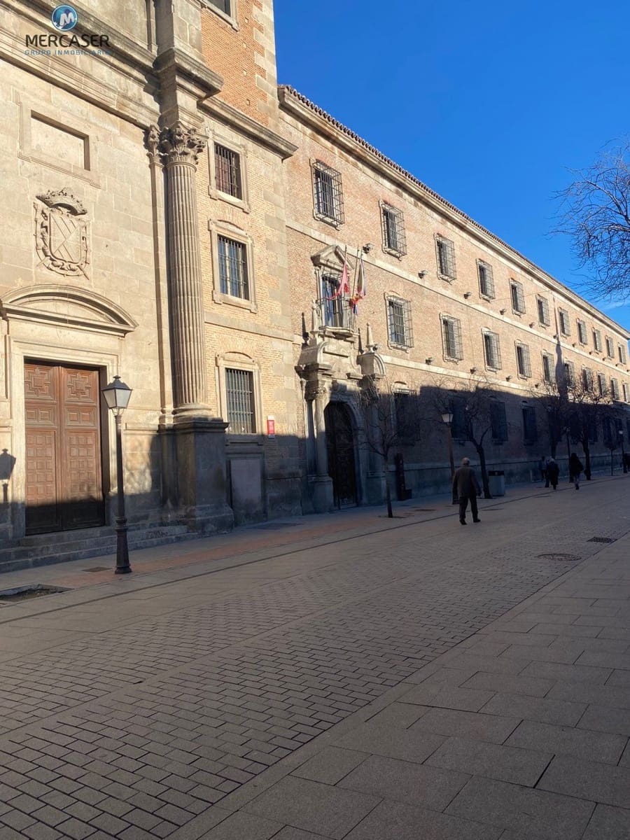 Office for rent in Alcala de Henares - € 1,300 (Ref: 9865874)