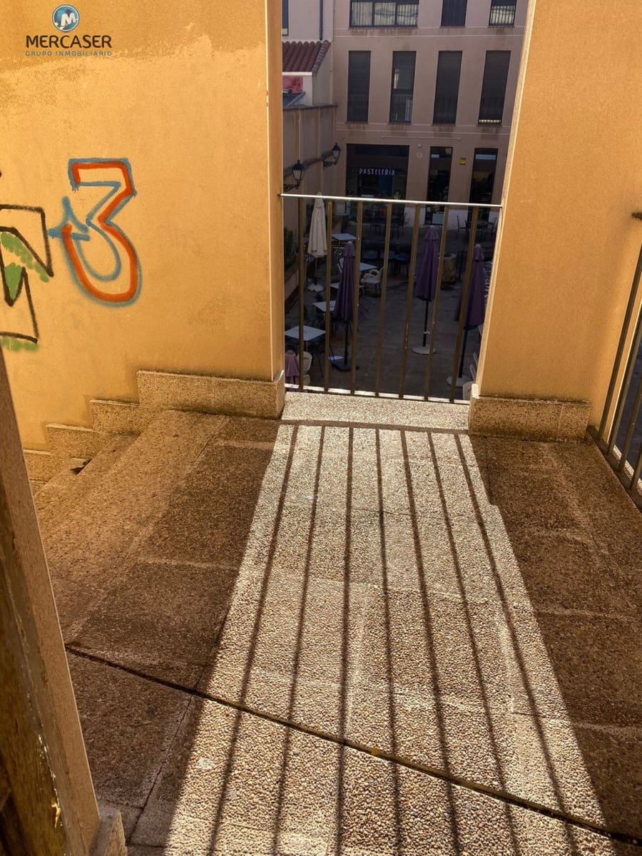 Office for rent in Alcala de Henares - € 1,300 (Ref: 9865874)