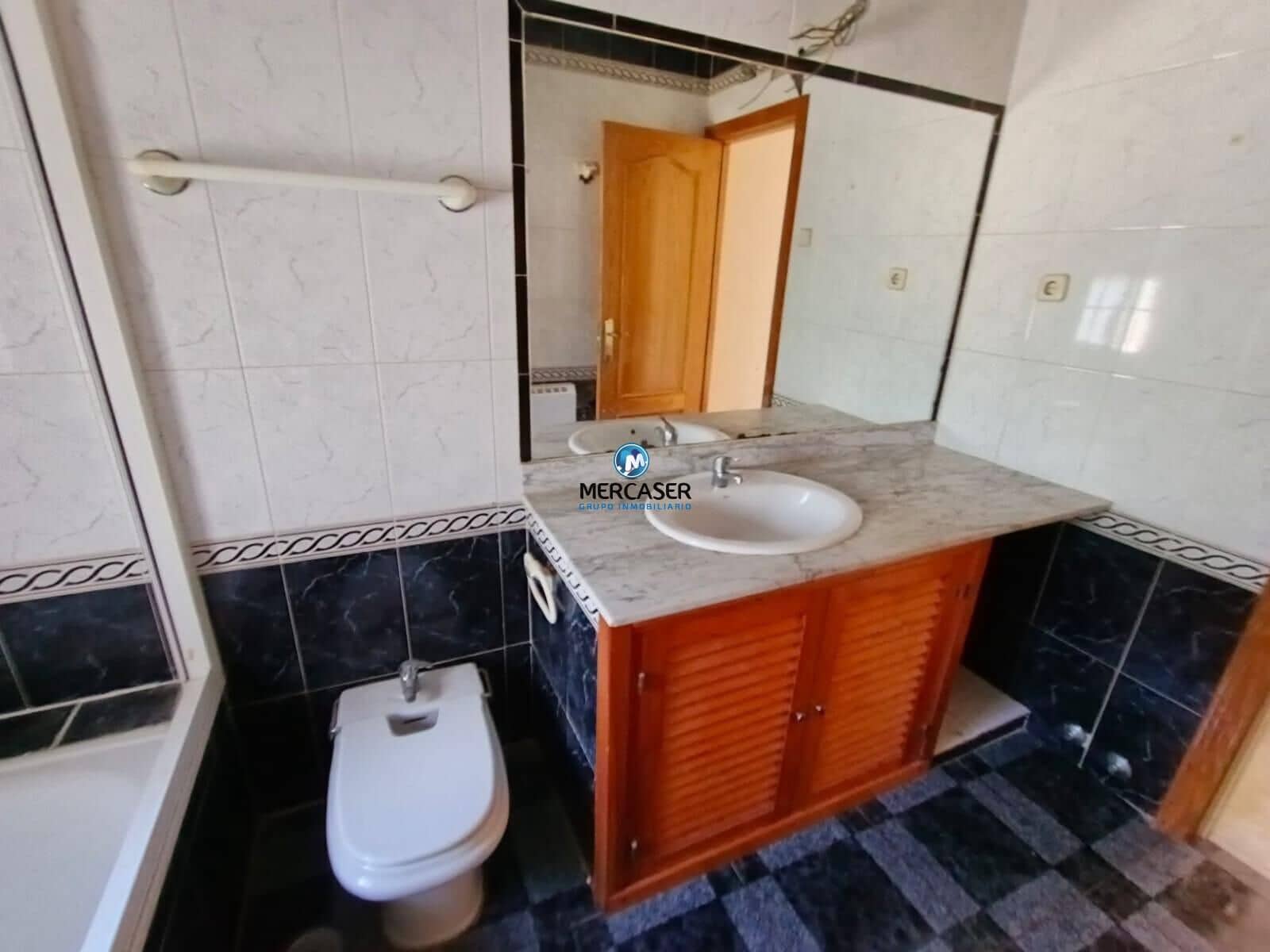 4 bedroom Villa for sale in Nuevo Baztan with pool garage - € 332,100 (Ref: 9876480)