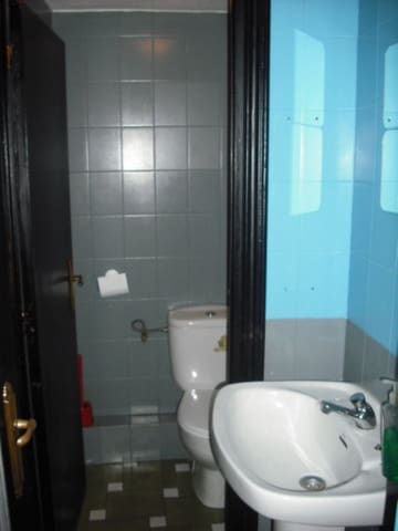 Commercial for rent in Alcalá de Henares - € 700 (Ref: 9884845)