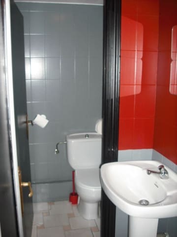 Commercial for rent in Alcalá de Henares - € 700 (Ref: 9884845)