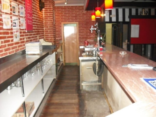 Commercial for rent in Alcalá de Henares - € 700 (Ref: 9884845)