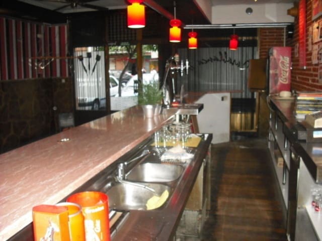 Commercial for rent in Alcalá de Henares - € 700 (Ref: 9884845)