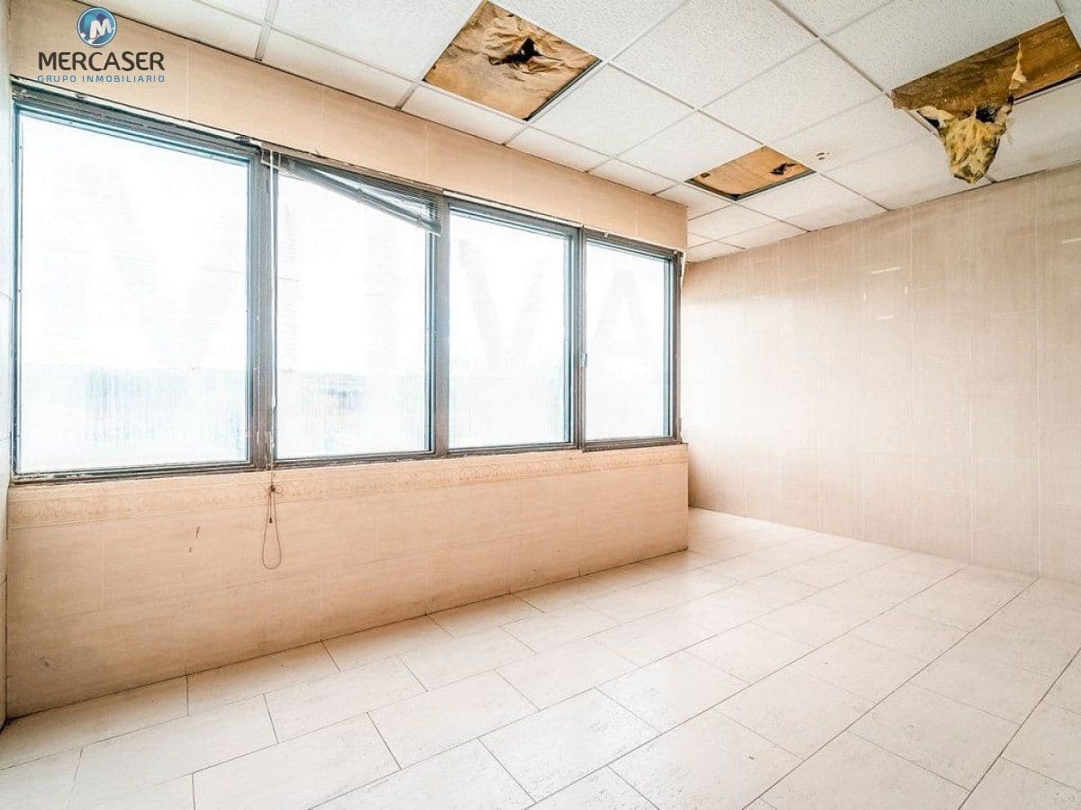 Commercial for sale in Guadalajara city - € 89,500 (Ref: 9884848)