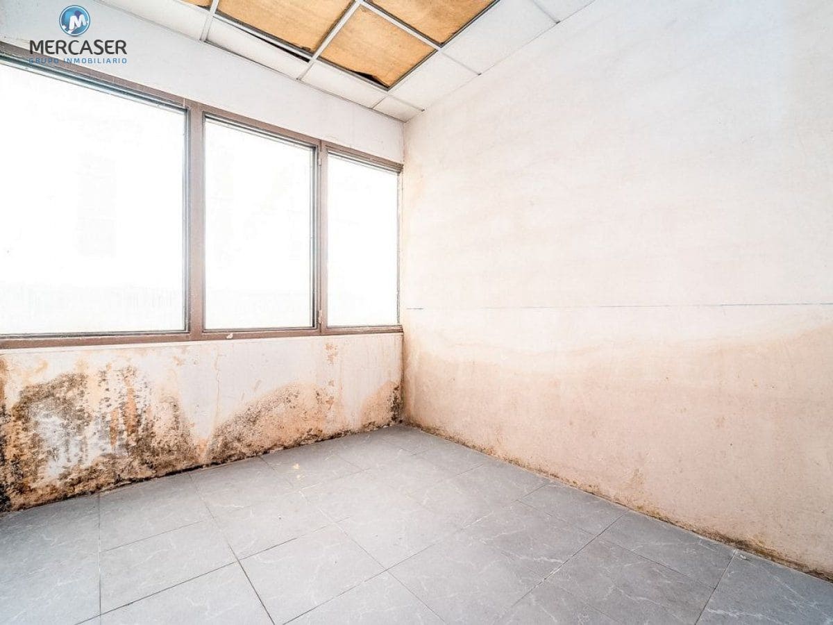 Commercial for sale in Guadalajara city - € 89,500 (Ref: 9884848)