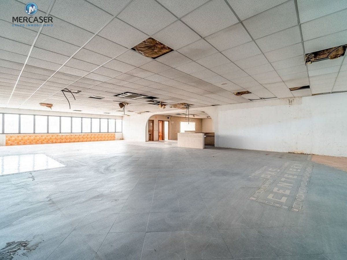 Commercial for sale in Guadalajara city - € 89,500 (Ref: 9884848)
