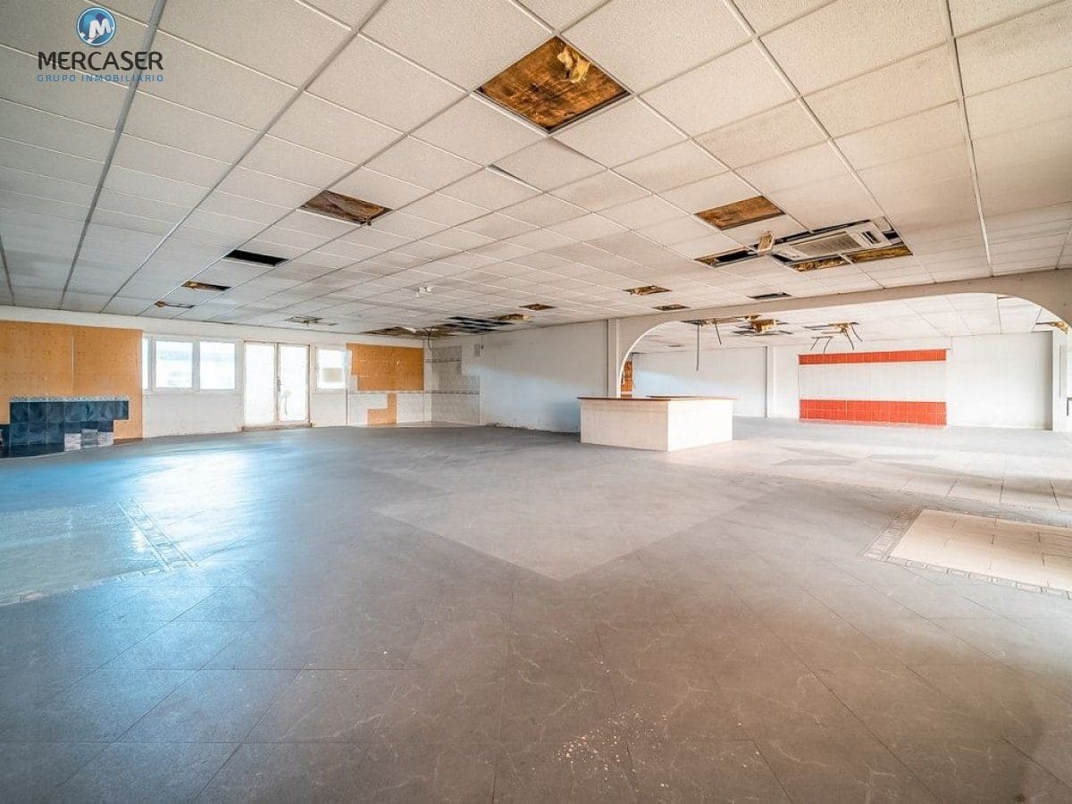 Commercial for sale in Guadalajara city - € 89,500 (Ref: 9884848)