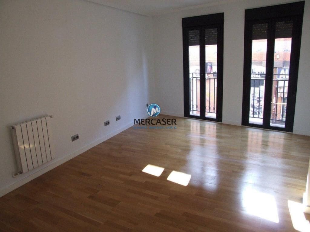2 soveværelse Lejlighed til salg i Velilla de San Antonio - € 239.000 (Ref: 9892412)