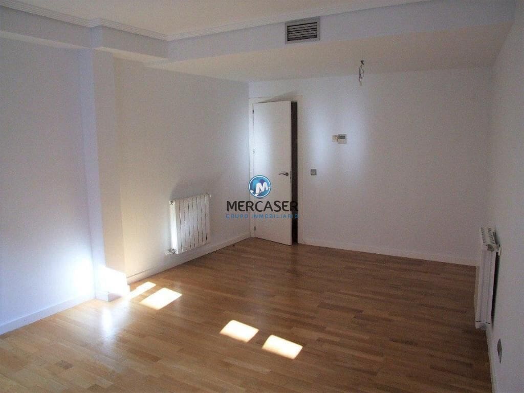 2 soveværelse Lejlighed til salg i Velilla de San Antonio - € 239.000 (Ref: 9892412)