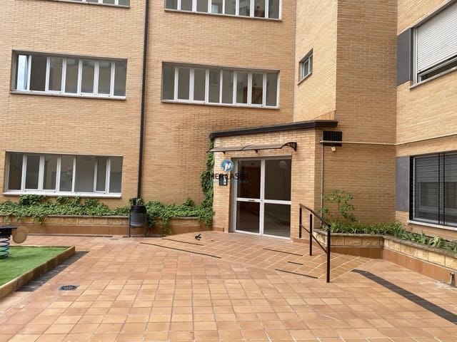 Piso de 1 habitación en Alcalá de Henares en alquiler con garaje - 900 € (Ref: 9911109)