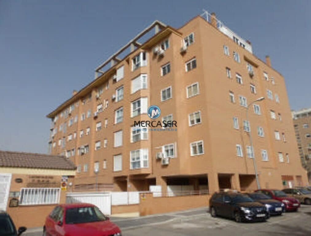 Piso de 3 habitaciones en Valdemoro en venta con piscina garaje - 315.000 € (Ref: 9913204)