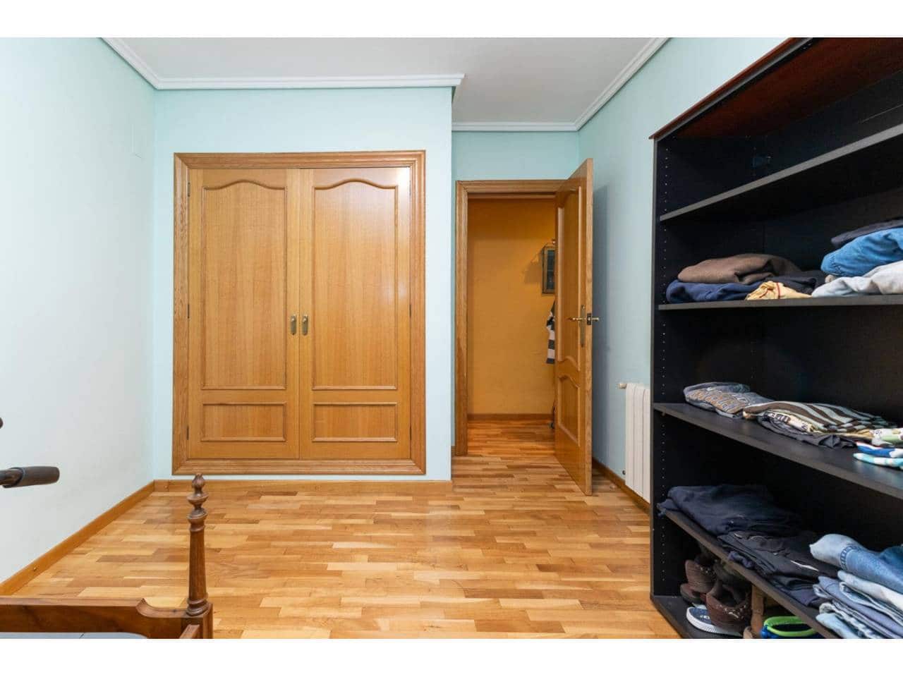 4 slaapkamer Flat te koop in Valencia stad met garage - € 450.000 (Ref: 9671032)