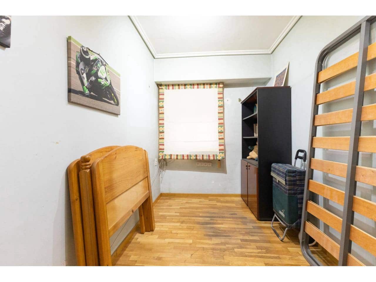 4 slaapkamer Flat te koop in Valencia stad met garage - € 450.000 (Ref: 9671032)