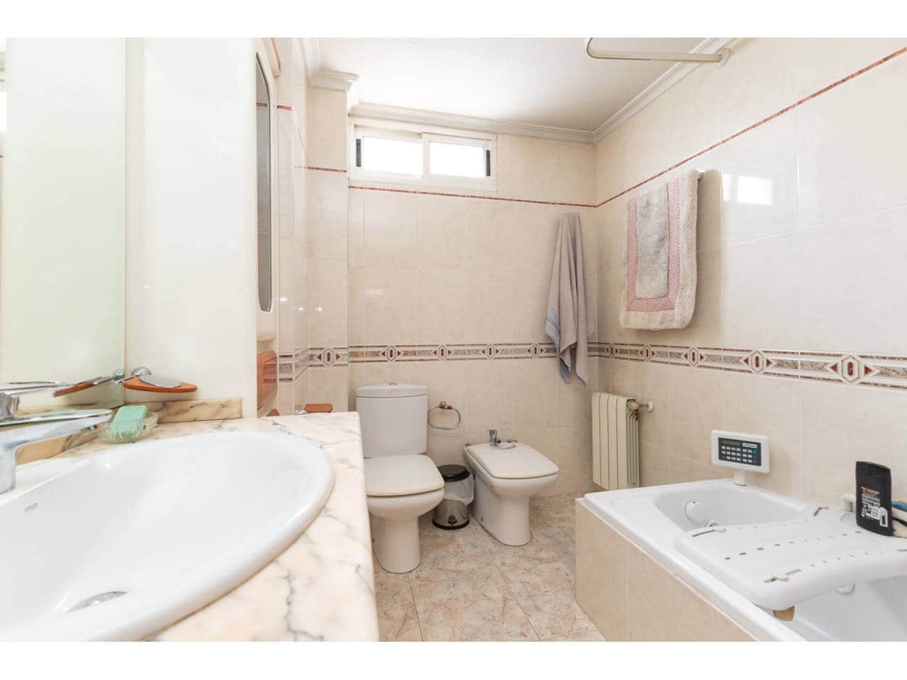 4 slaapkamer Flat te koop in Valencia stad met garage - € 450.000 (Ref: 9671032)