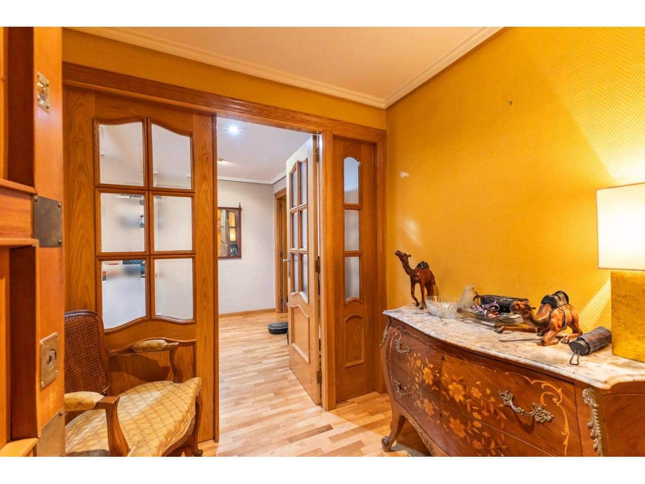 4 slaapkamer Flat te koop in Valencia stad met garage - € 450.000 (Ref: 9671032)